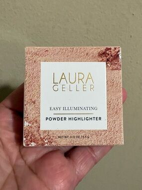 Laura Geller Powder Highlighter - Champagne Brand New Never Used.